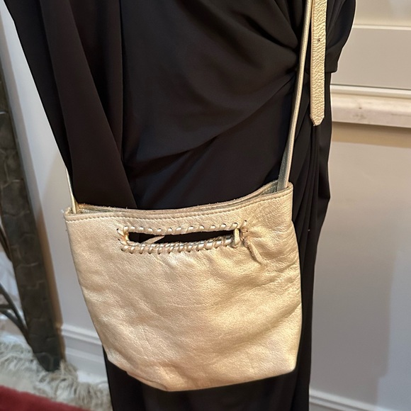 Jennifer Haley gold leather cross body/clutch - Picture 1 of 5